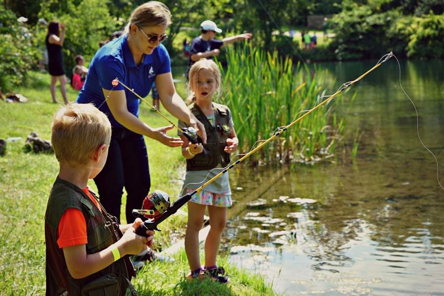 Kids fishing